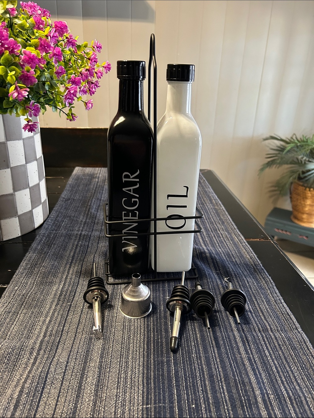 8pc Black & White Oil and Vinegar Bottle Set with Caddy